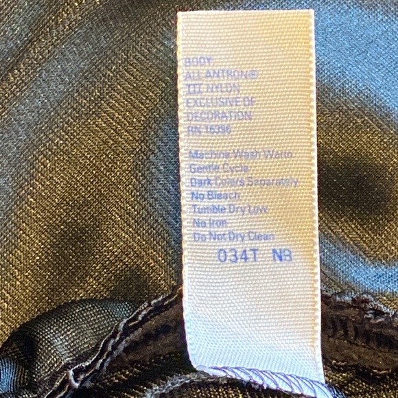 5/$10❤️❤️❤️Vintage JCPenney Longer Black Slip - Picture 5 of 5